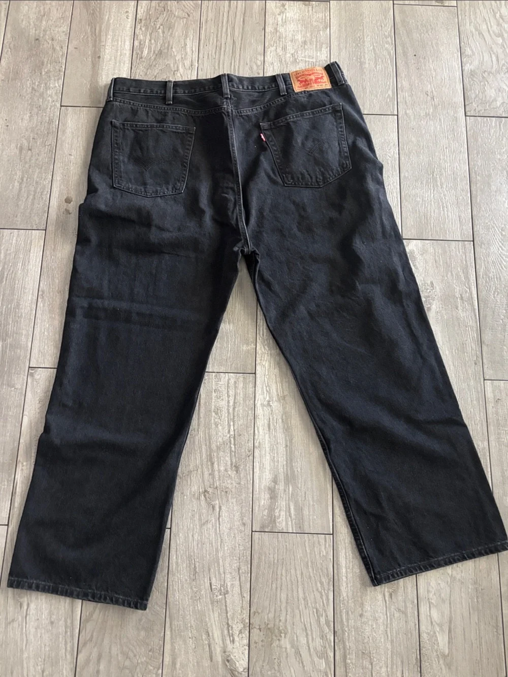 Levis straight subtle minimal