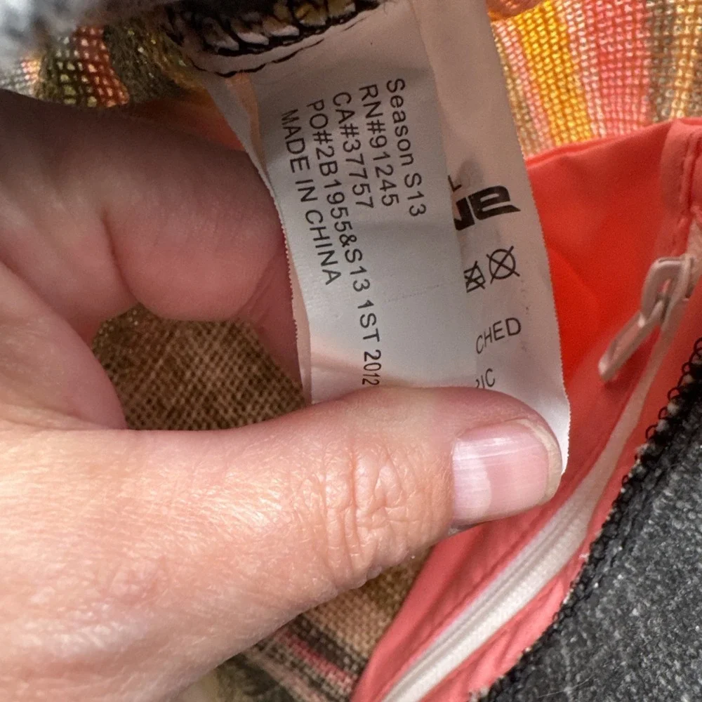 Dakine multicolor knit
