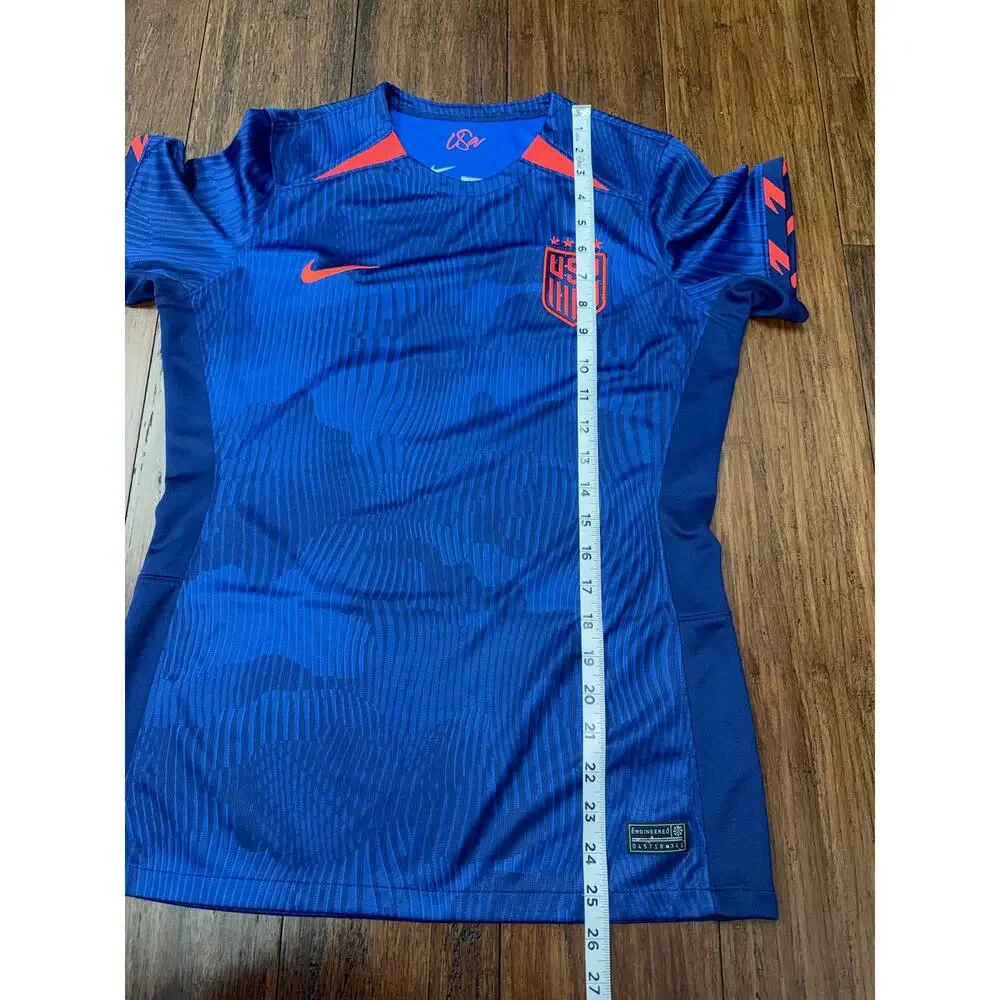 Nike show your