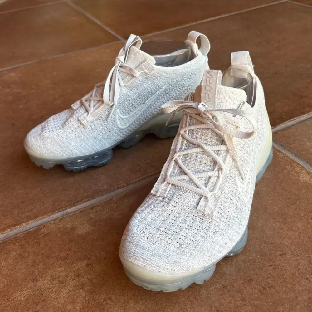 Nike Air Vapormax Flyknit Sneaker in Phantom Metallic Silver - Open Weave size 7