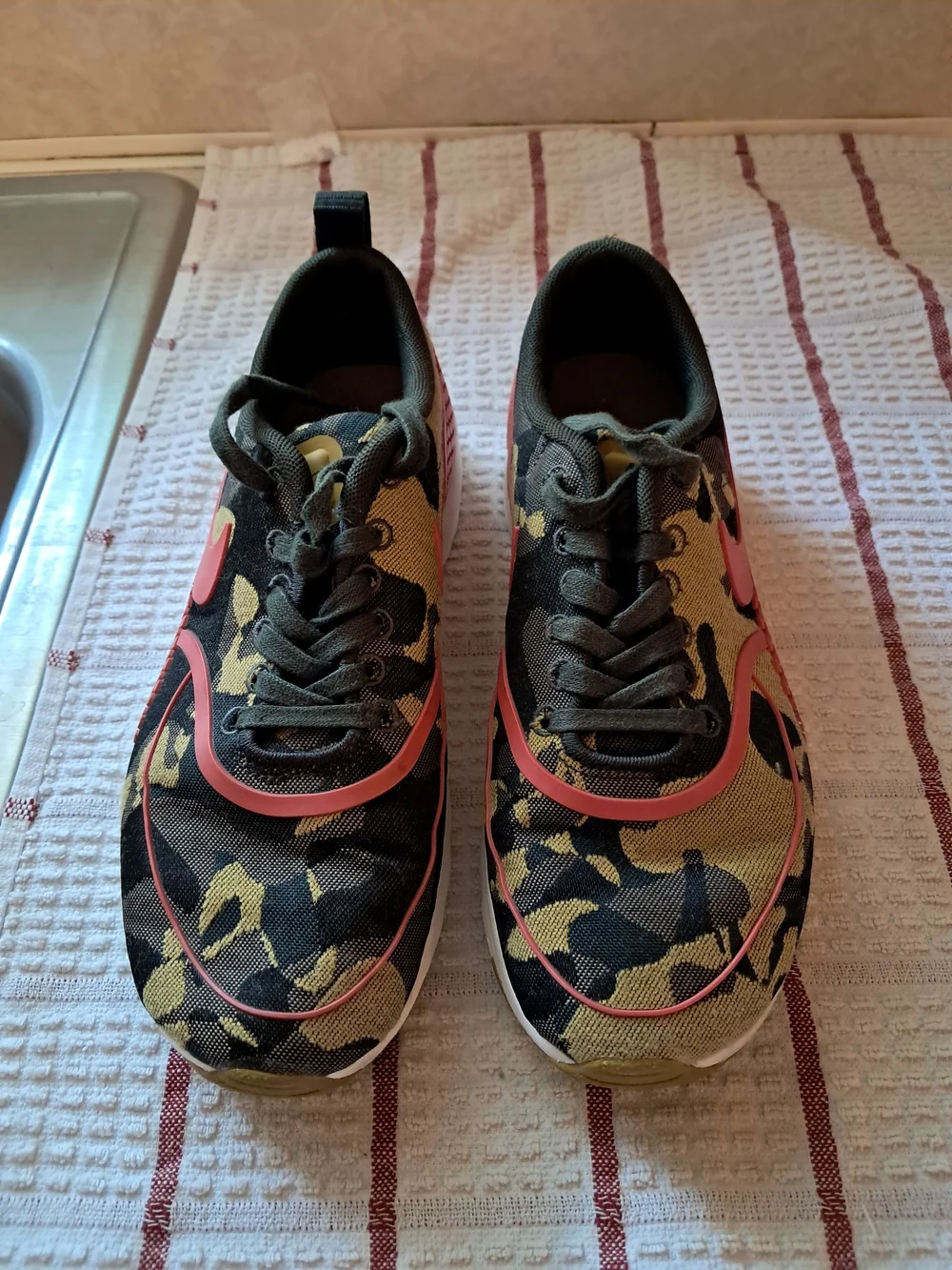 Nike Air Max Thea JCRD Premium Womens Size 6 Desert Camo Pink 807385-200