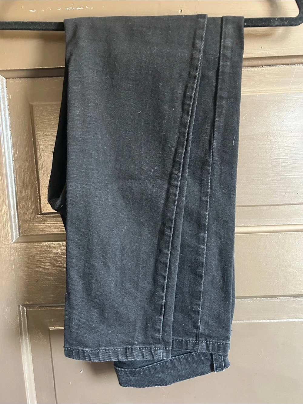Levis slim silhouette