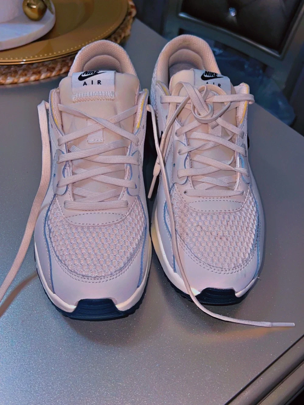 Nike Air Max Women’s White Gold Black Sneakers Size 7