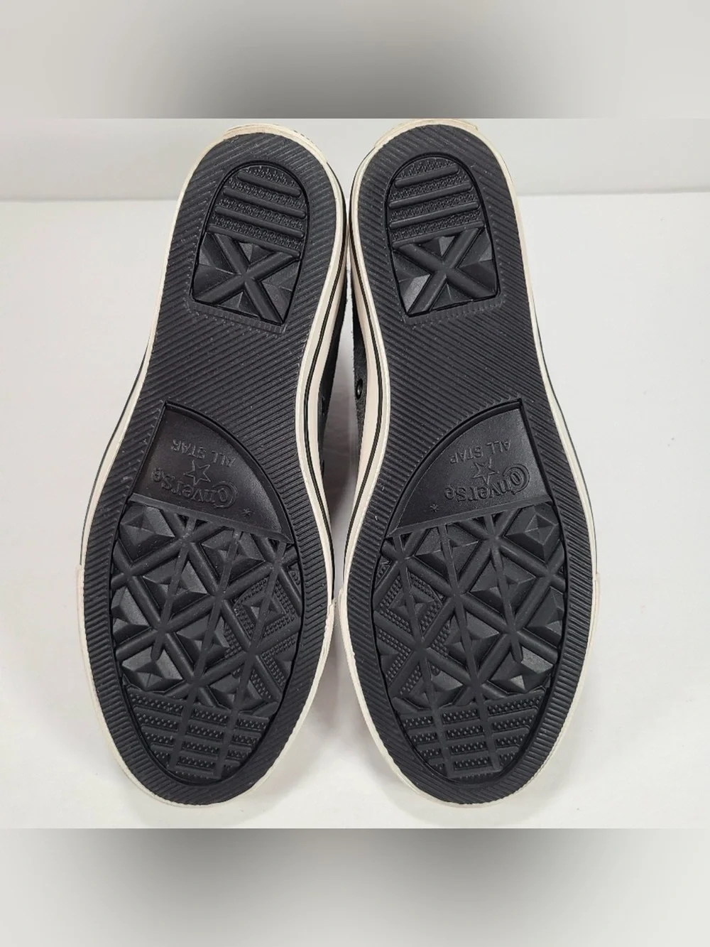 Converse CTAS Charcoal Gray Suede Lux Mid Hidden Wedge Lace Up Sneakers Women 10