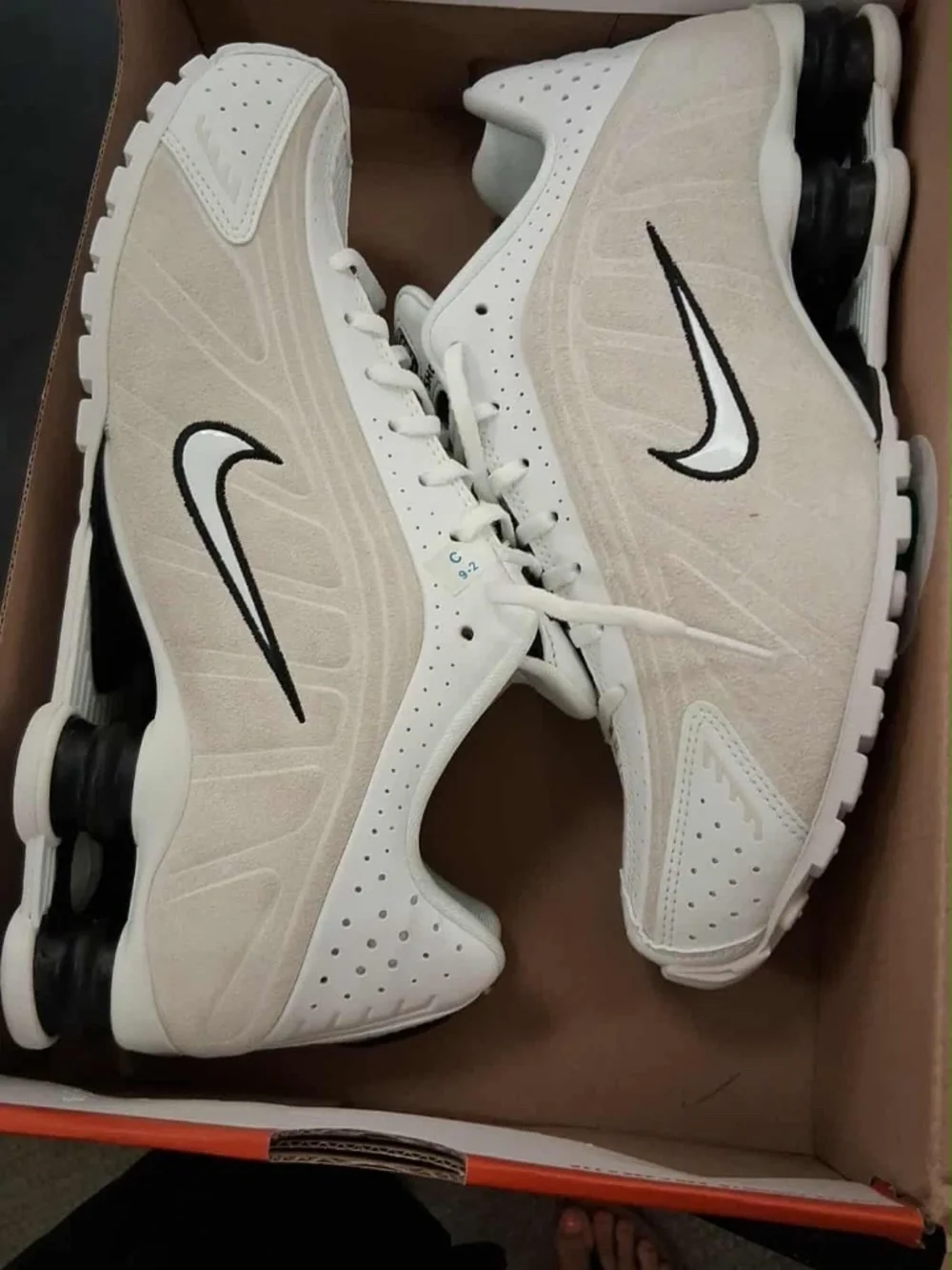 Nike shox r4