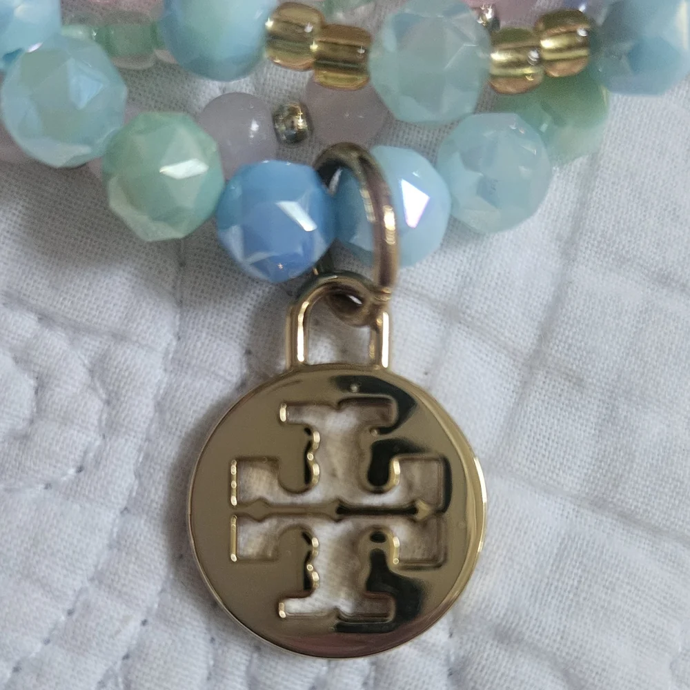 Tory Burch am selling