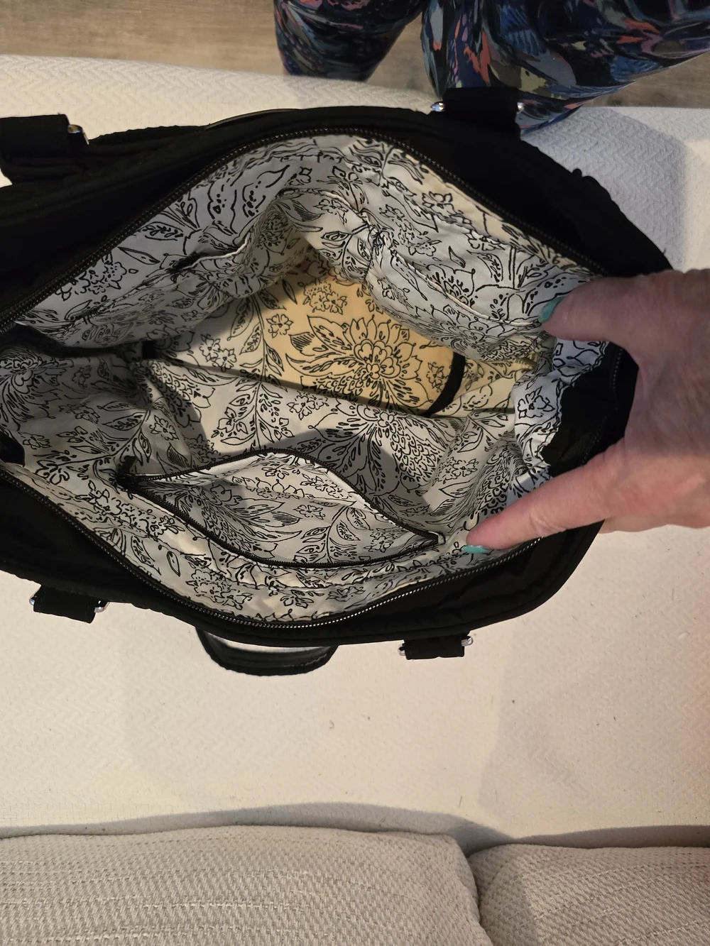 Vera Bradley rips no pocket