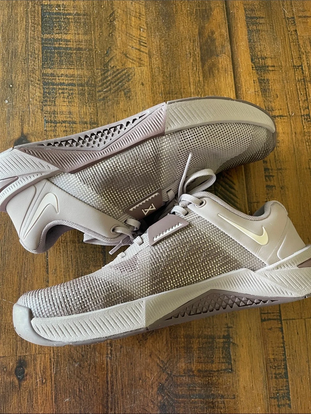 Nike movement box footbed
