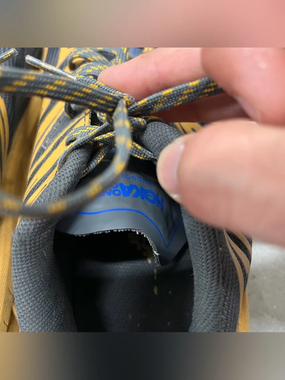 Hoka One One speedgoat 10 yellow