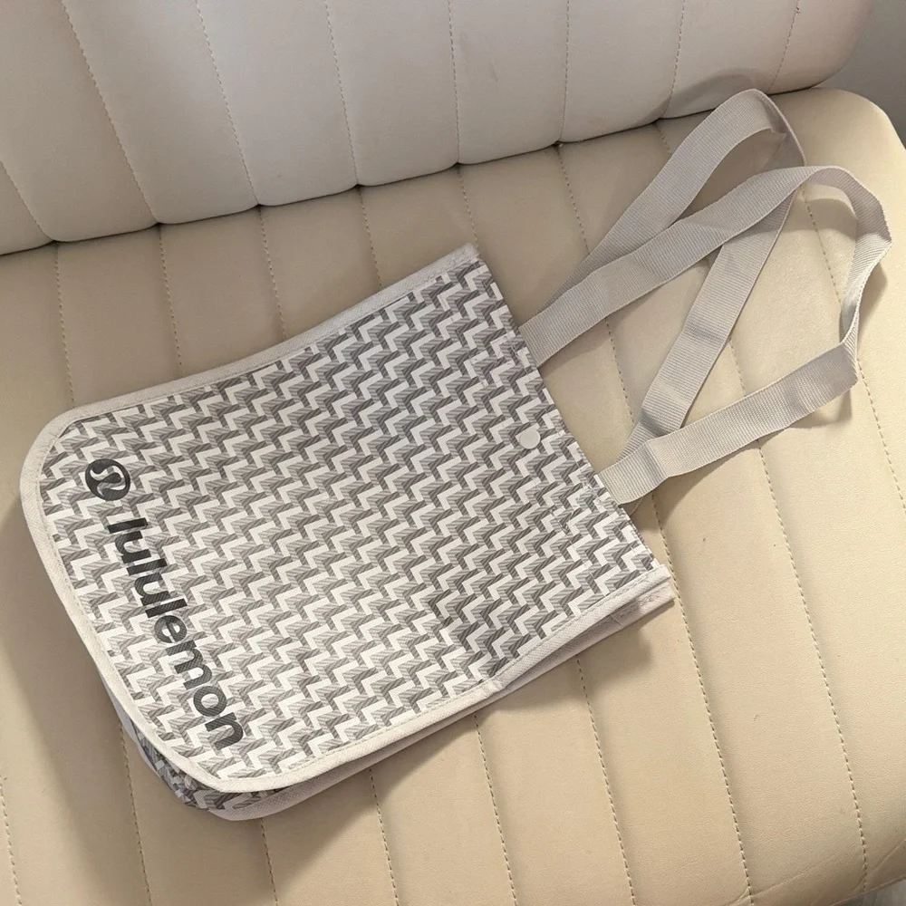 Lululemon Gray & White Chevron Tote Bag