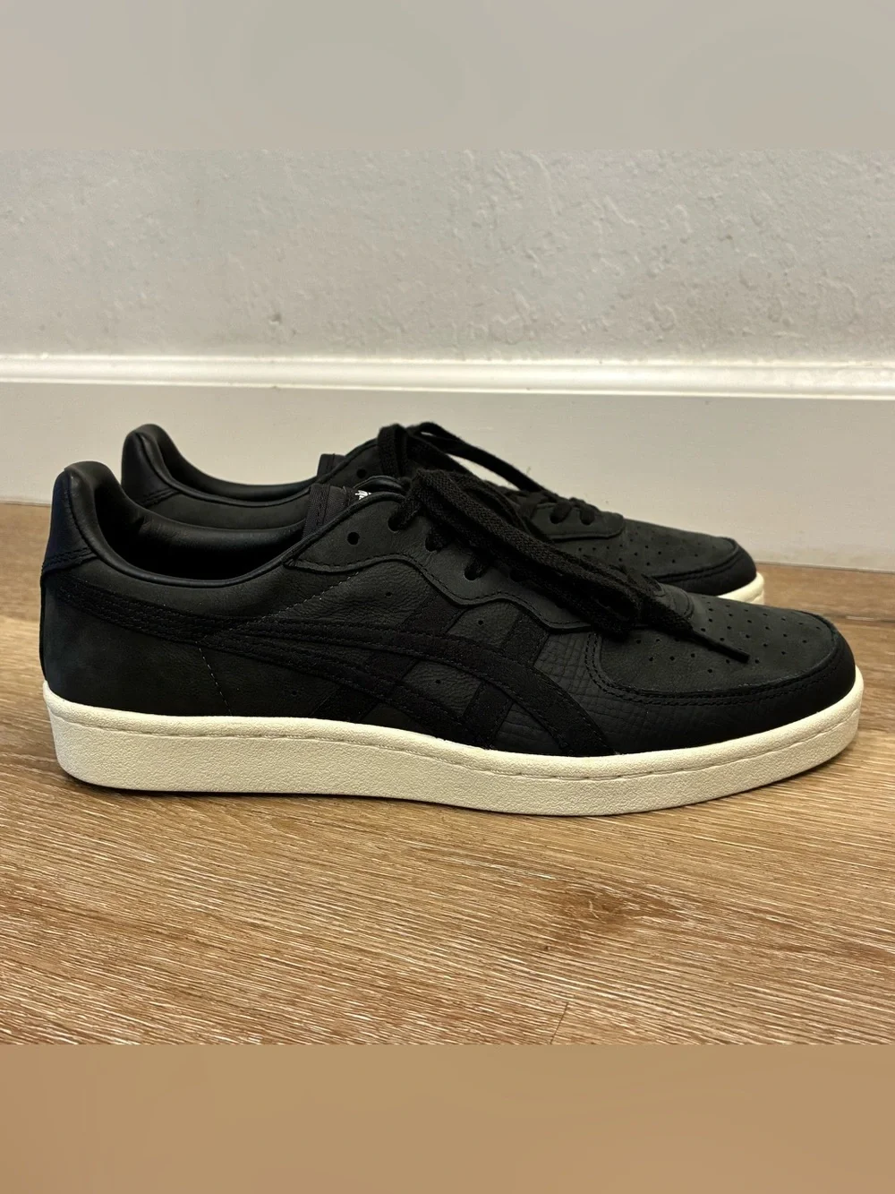 Onitsuka Tiger by Asics onitsuka tiger