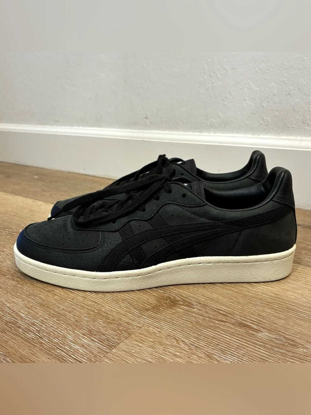 Onitsuka Tiger by Asics onitsuka tiger