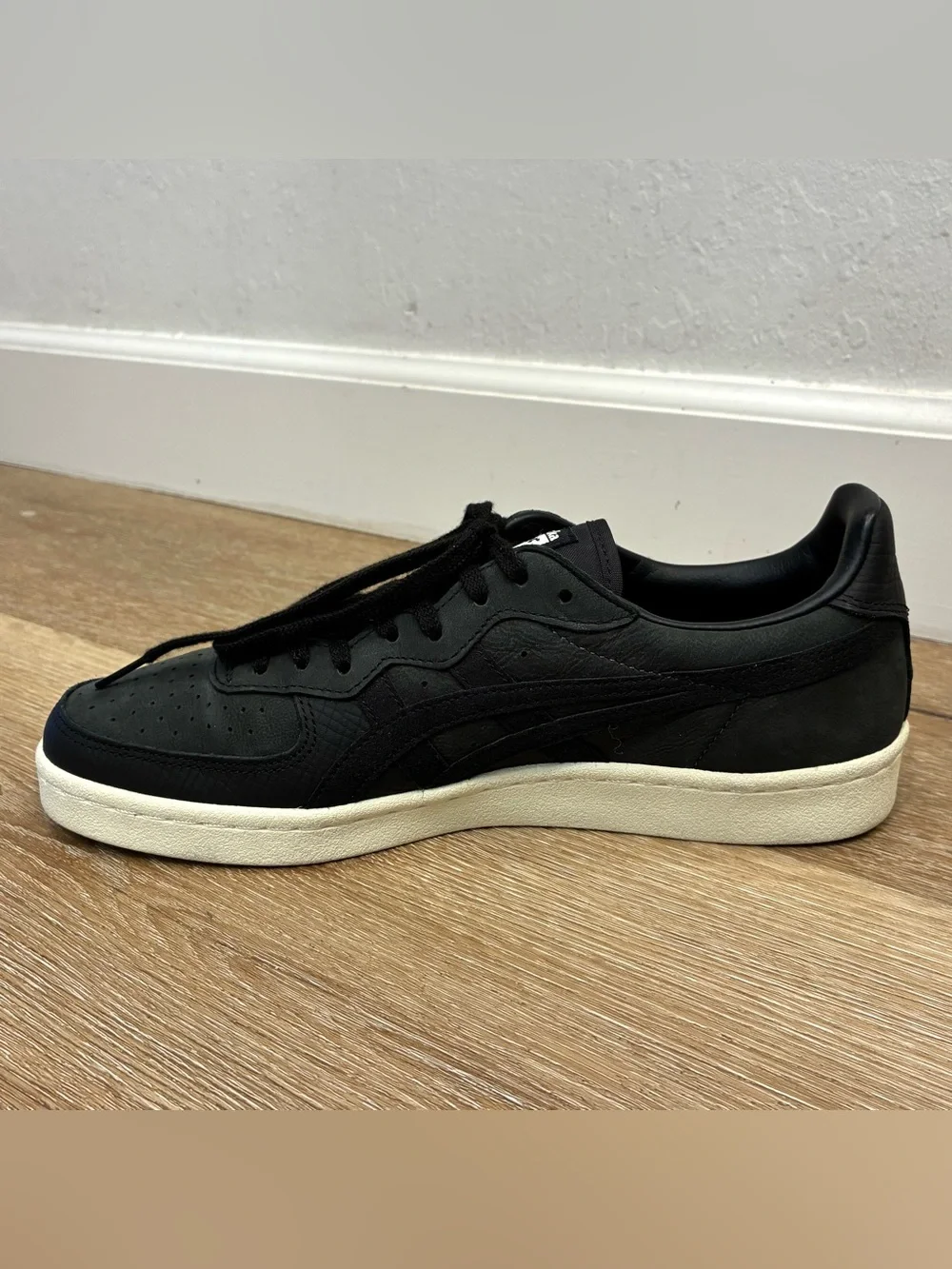 Onitsuka Tiger by Asics onitsuka tiger
