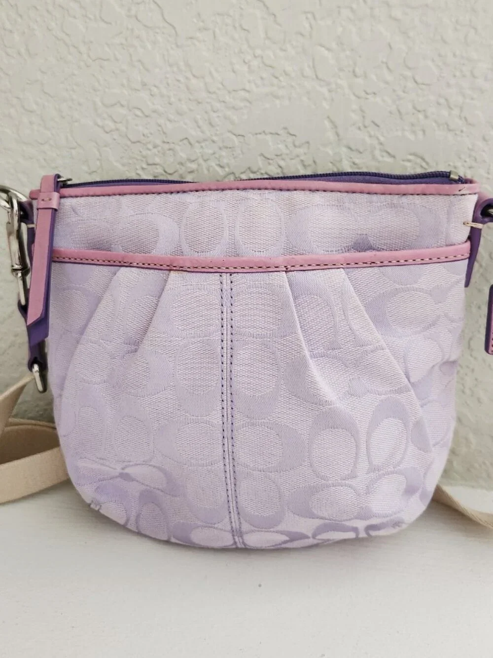 Euc Vintage  Coach Madison Signature C's Lavendar Crossbody Bag