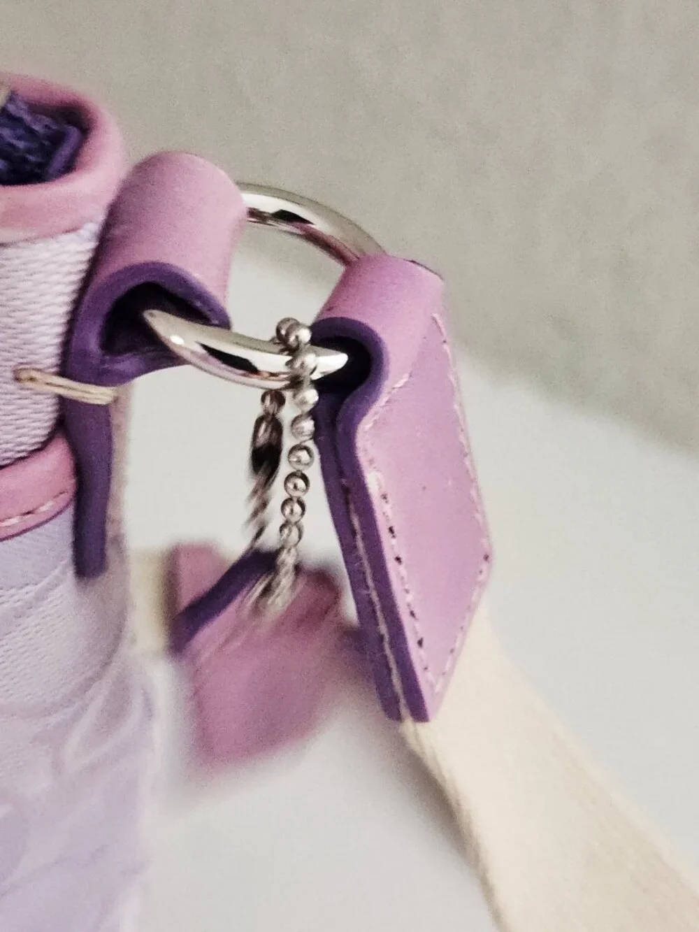 Euc Vintage  Coach Madison Signature C's Lavendar Crossbody Bag