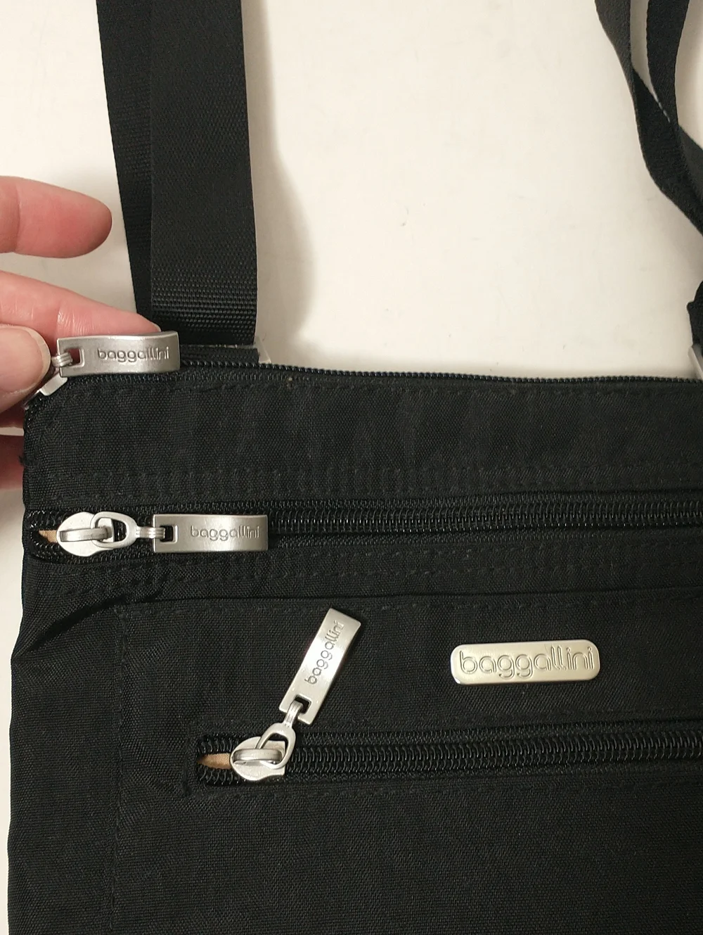 Baggallini Black Nylon Crossbody, Adjustable Straps, Multiple Pockets, 8.5