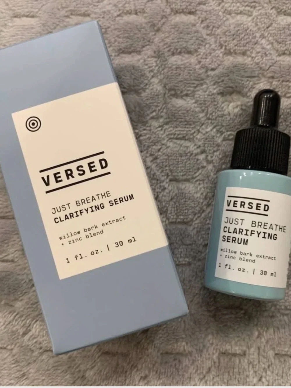 Versed Just Breathe Clarifying Serum - Light Blue