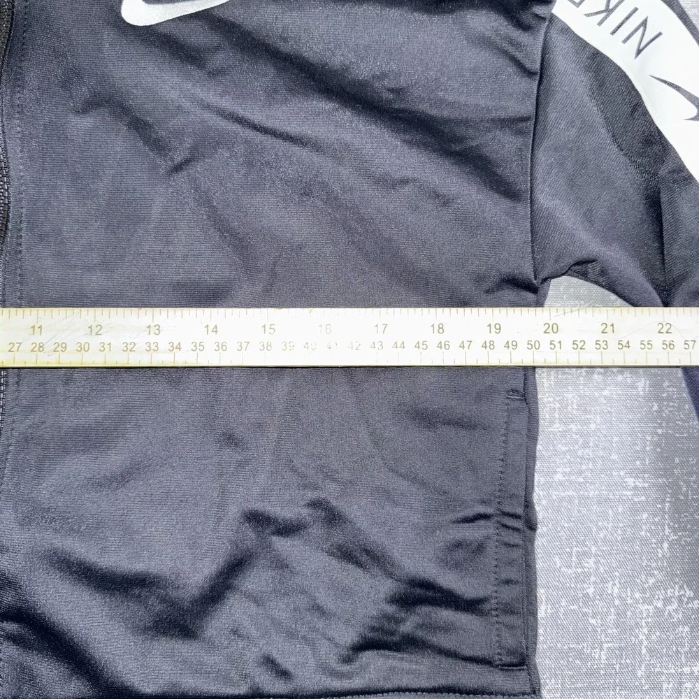 Nike fall light track