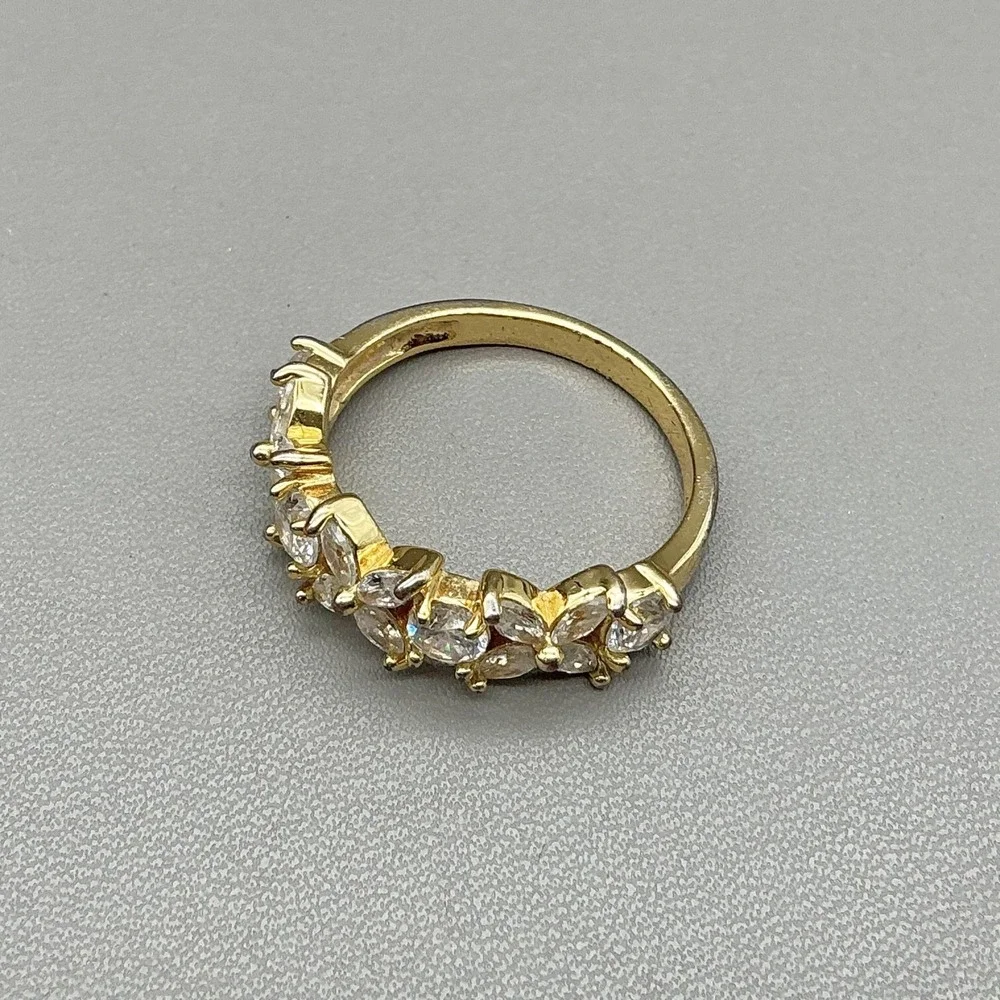Ring Size 9 Gold Tone Clear Rhinestone Floral Band Cocktail Womens Fashion Ring