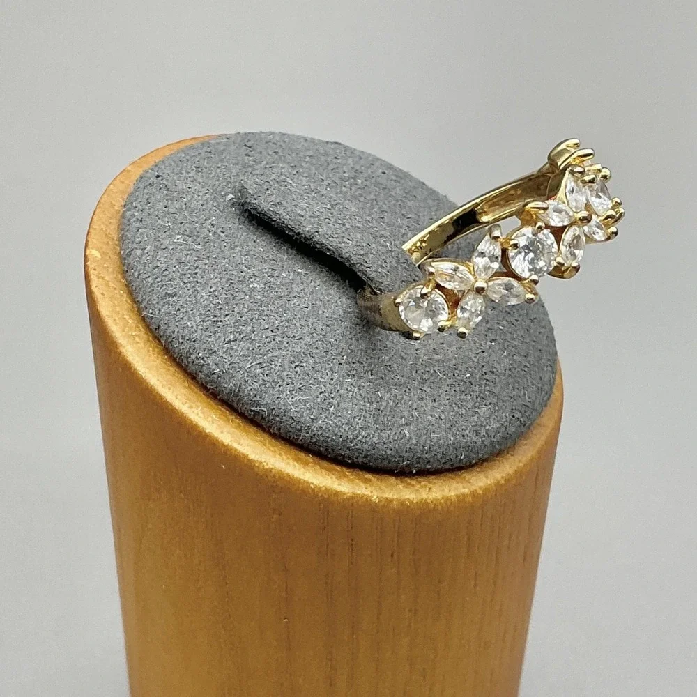 Ring Size 9 Gold Tone Clear Rhinestone Floral Band Cocktail Womens Fashion Ring