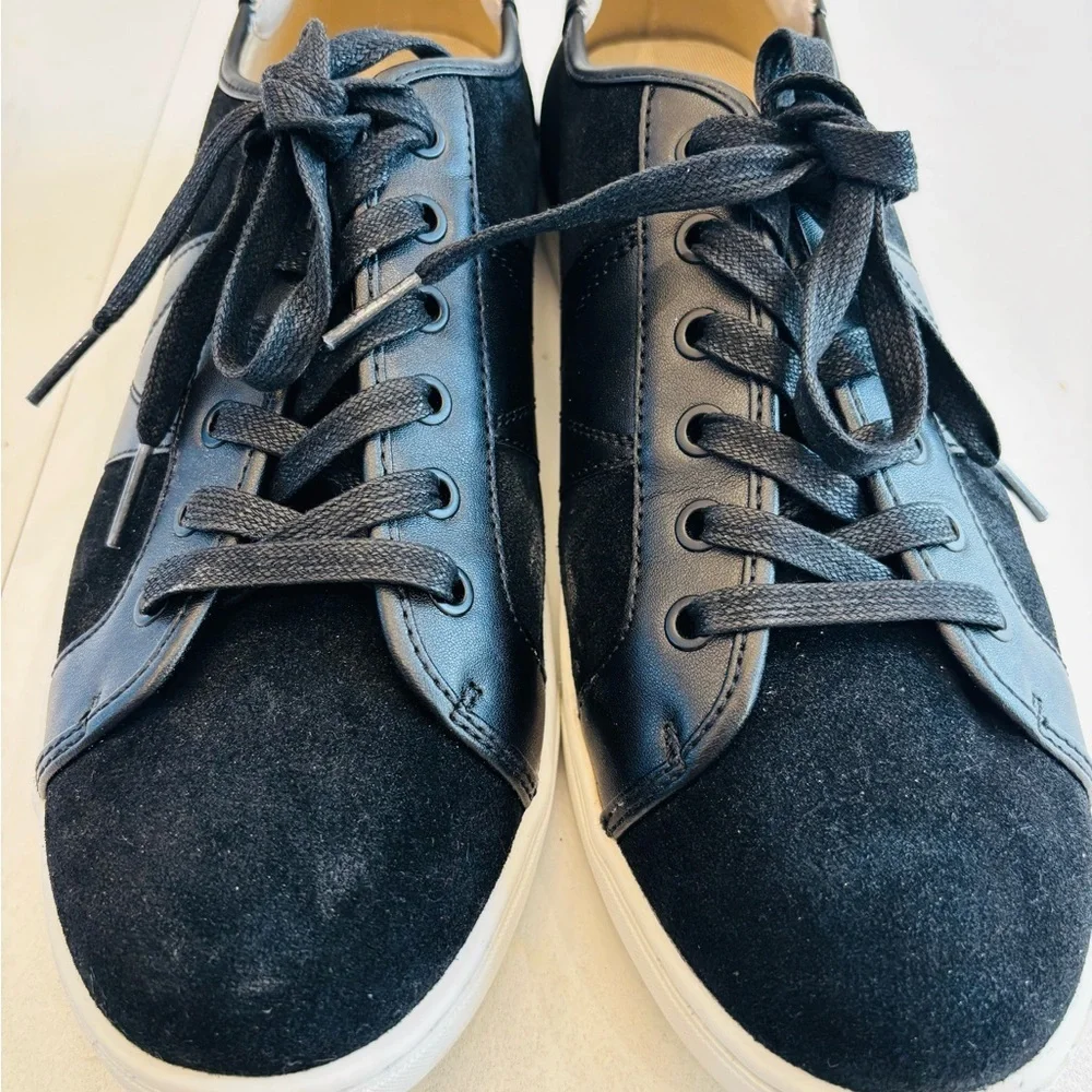 Vionic Jerome Black and White Men's lace-up Sneakers size 10.5