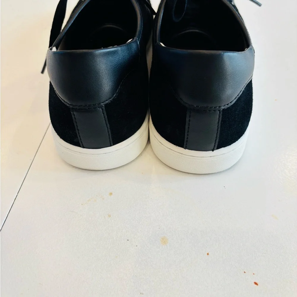 Vionic Jerome Black and White Men's lace-up Sneakers size 10.5