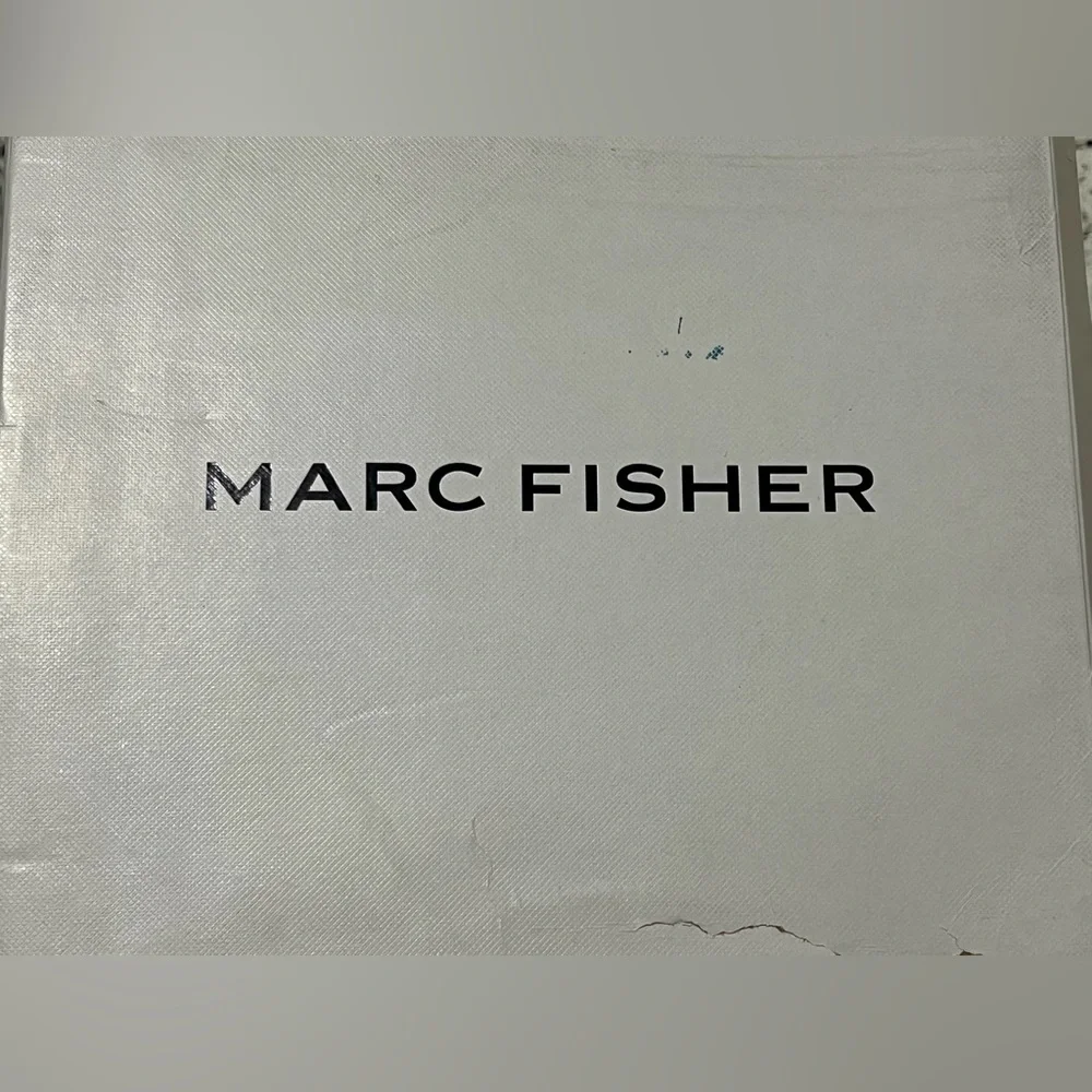 NEW Marc Fisher LUKEY Wedge - White 9.5