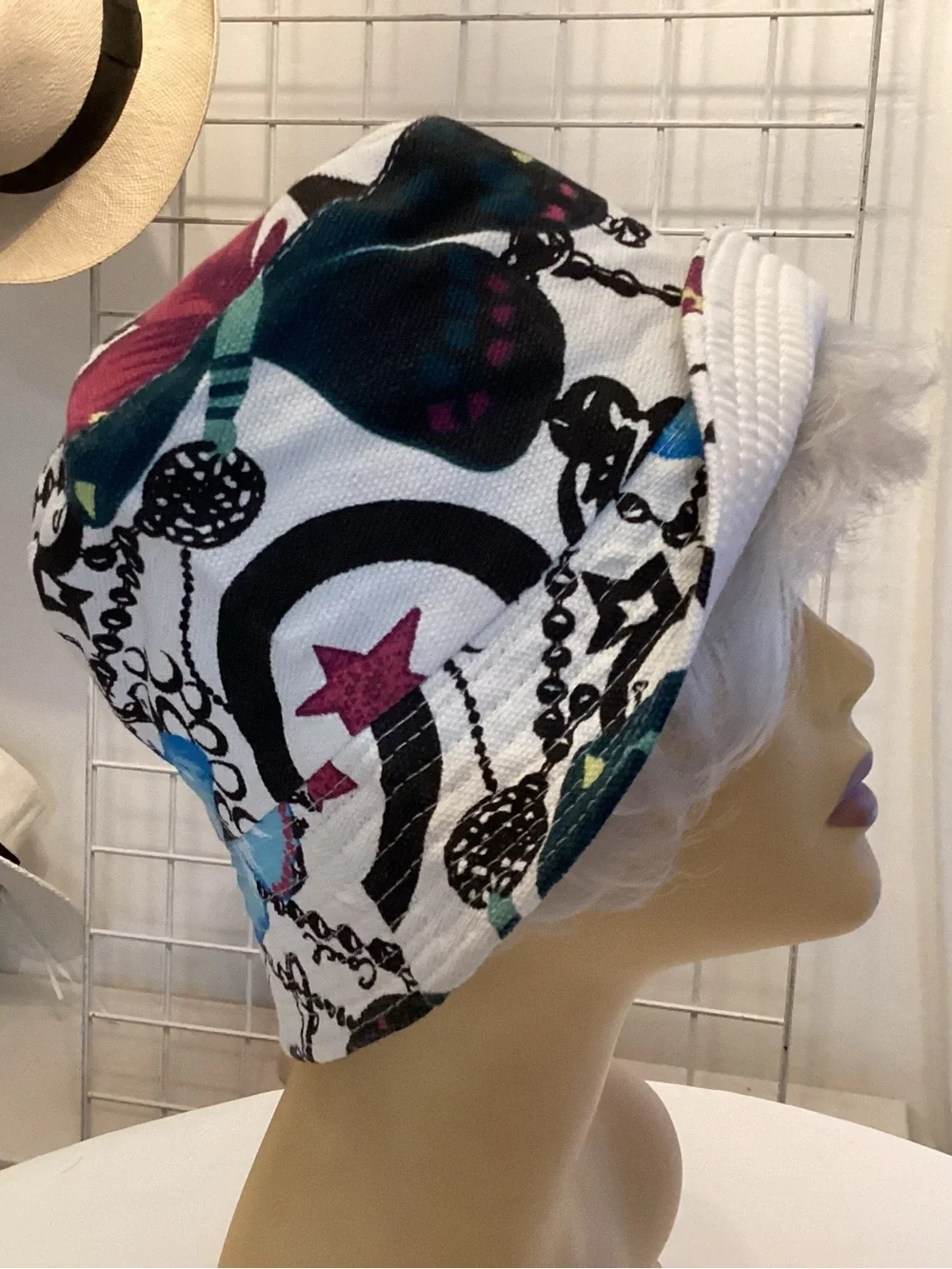 N/A white multicolor