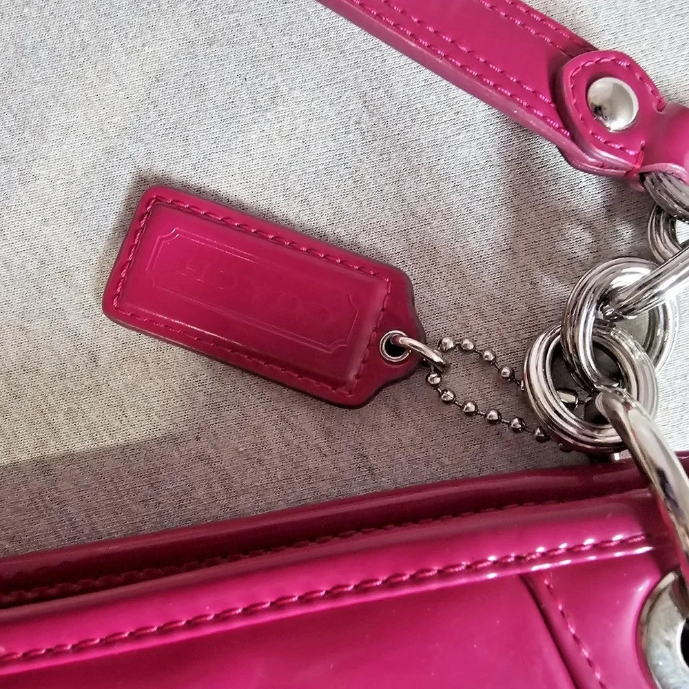 Coach Patent Leather Poppy Purse Bag Turnlock Hot Pink Barbiecore Bubblegum Y2K