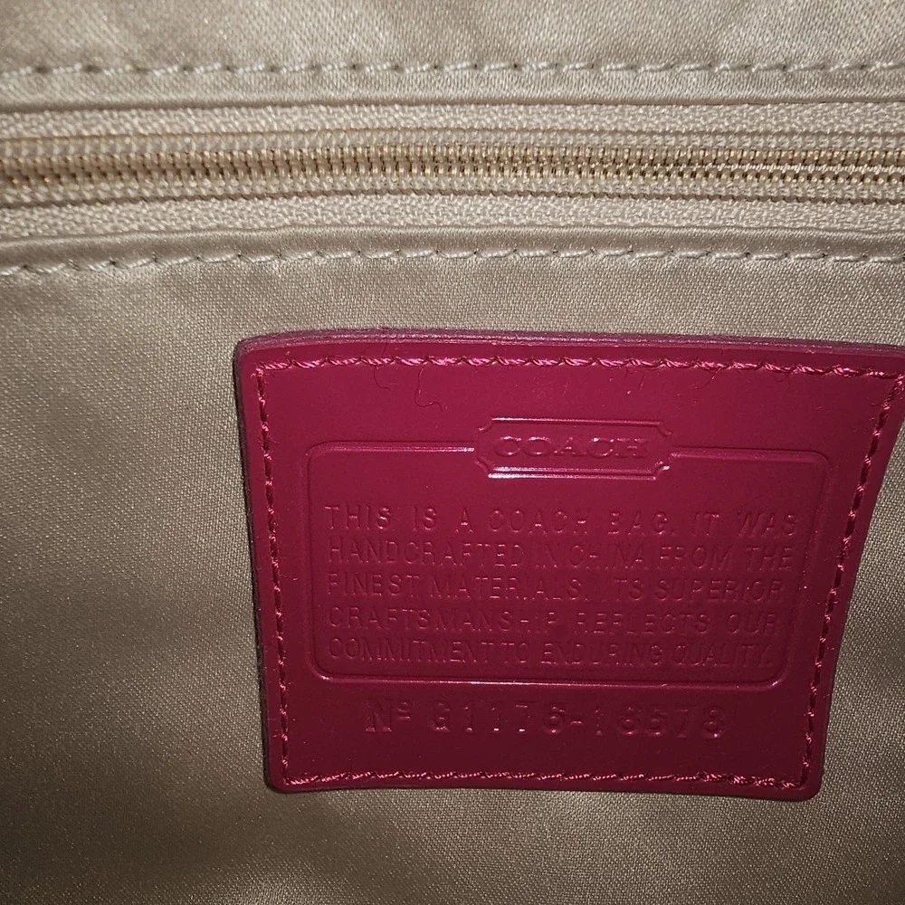 Coach Patent Leather Poppy Purse Bag Turnlock Hot Pink Barbiecore Bubblegum Y2K