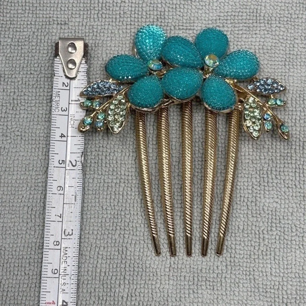 Unbranded gold tone