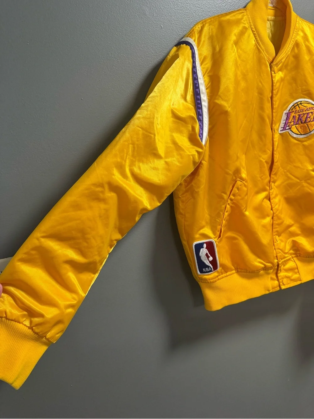 Vintage 80s/90s STARTER Yellow Los Angeles Lakers NBA Satin Patch Jacket Mens L