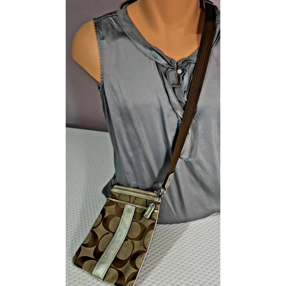 Coach Signature Jacquard Crossbody Shoulder Bag L05N-4680 Canvas/Leather 8.5