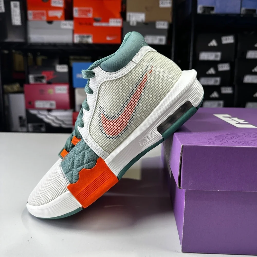 NIKE LEBRON WITNESS 8 VIII Sail/orange/orange FB2239-101 Men's Shoe Size 6.5 NEW
