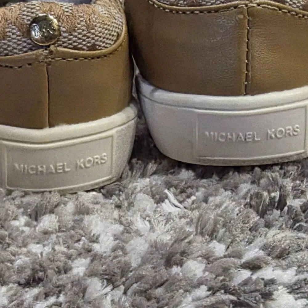 Michael Kors iconic mk