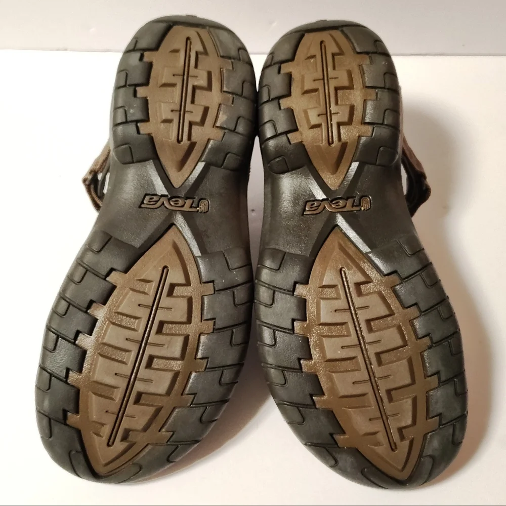 Teva men tanza