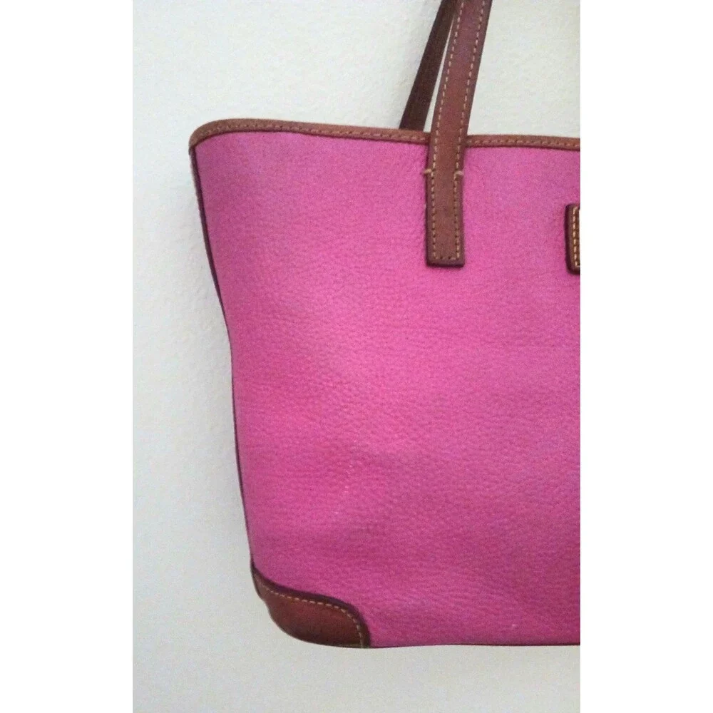 Dooney & Bourke easy design