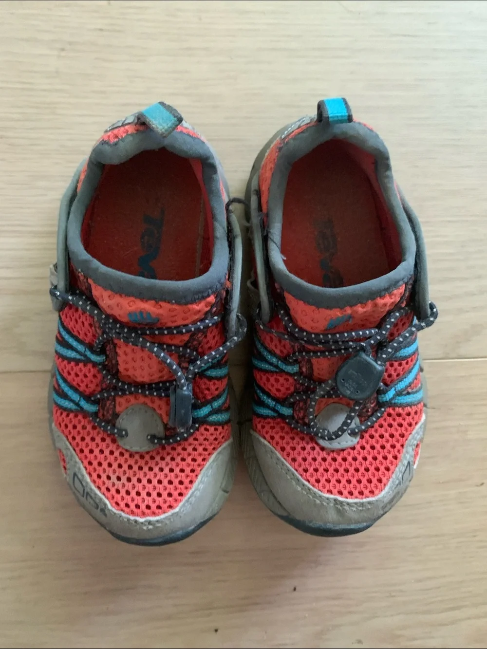 Teva breathable coral