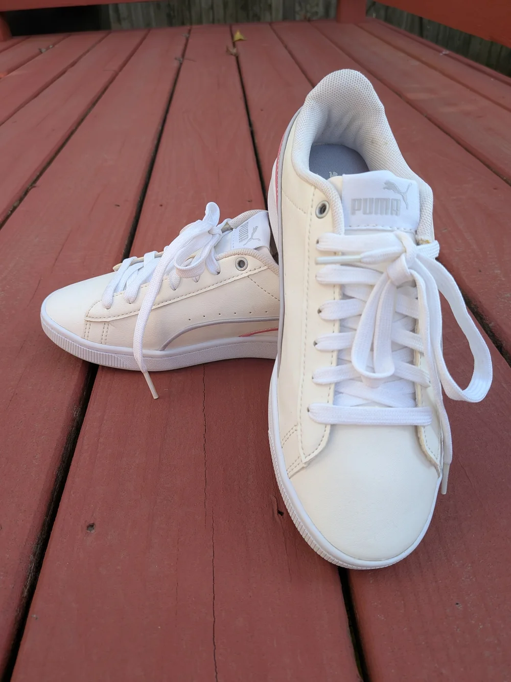 PUMA Youth Size 5 SoftFoam White Court Sneakers - V G U C - BGC