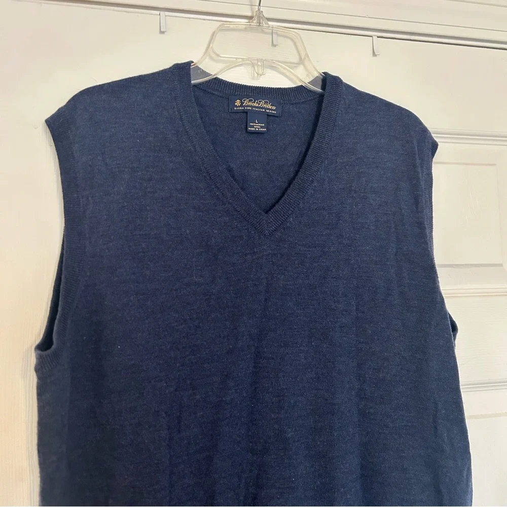 Brooks Brothers 100% merino wool‎ Navy V-Neck Sweater Vest size L
