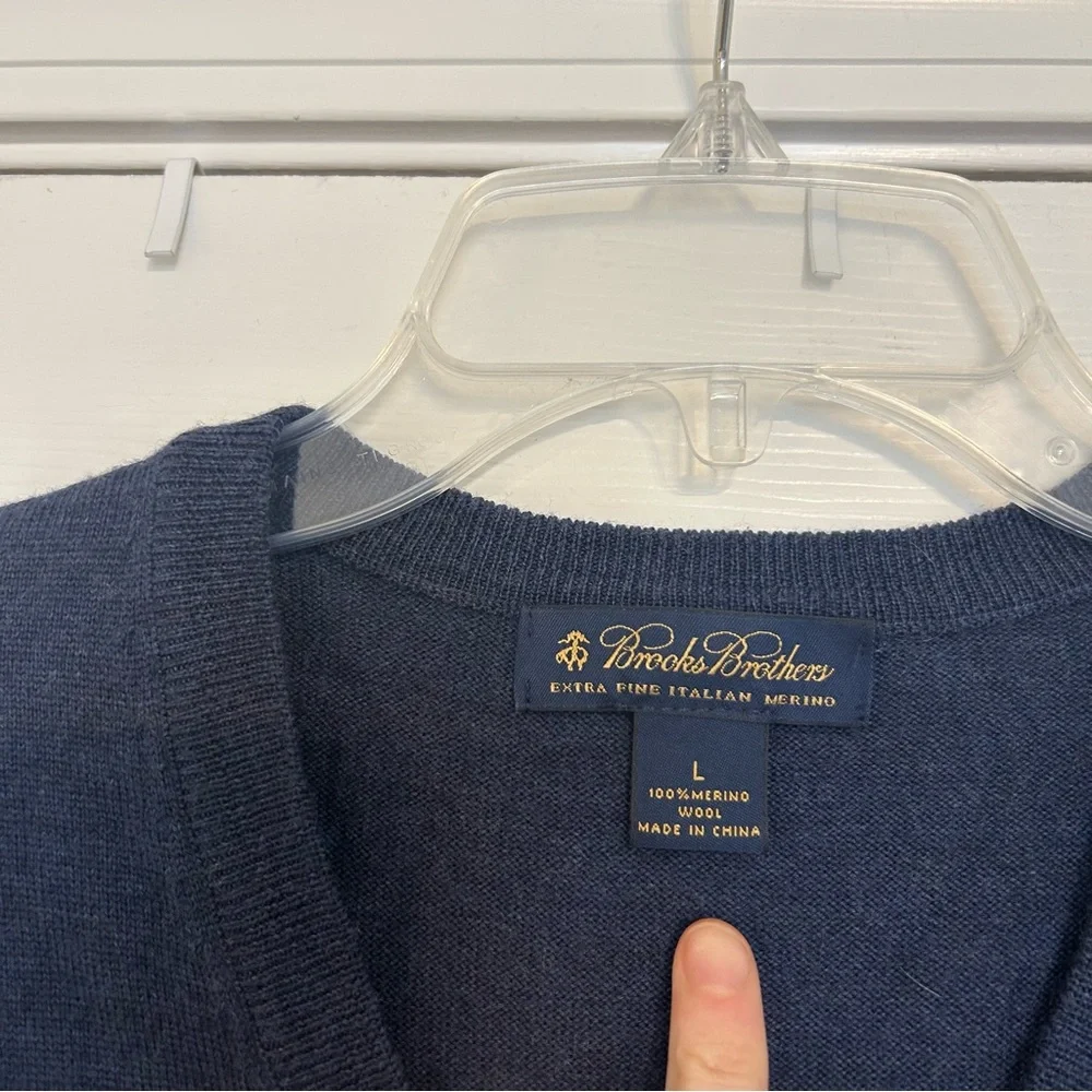Brooks Brothers 100% merino wool‎ Navy V-Neck Sweater Vest size L