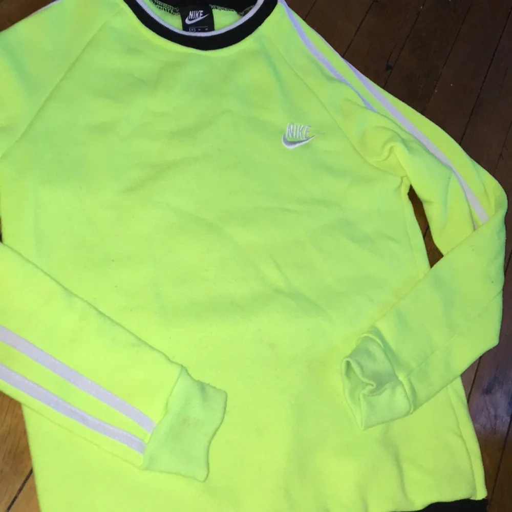 Nike neon lime