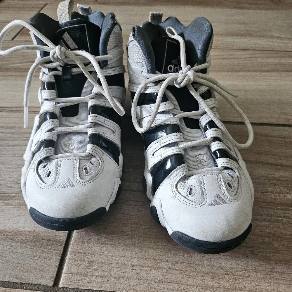 adidas stylish sneakers