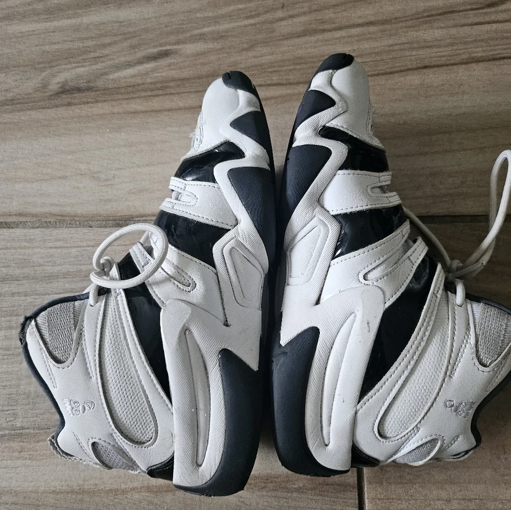 adidas stylish sneakers