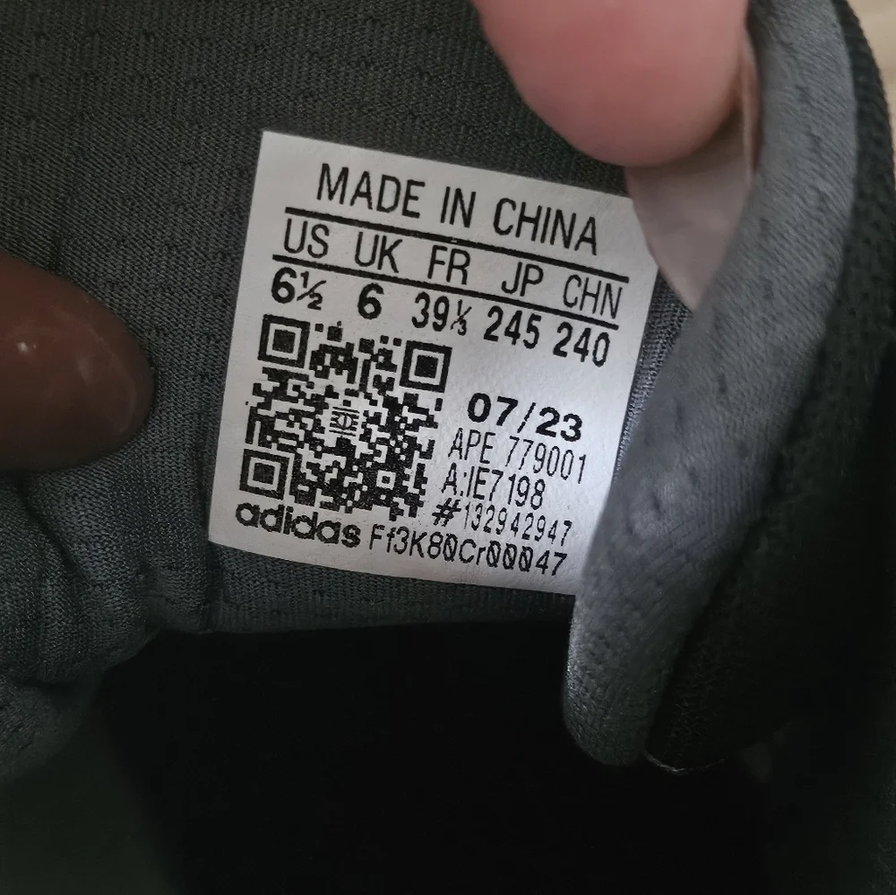 adidas stylish sneakers