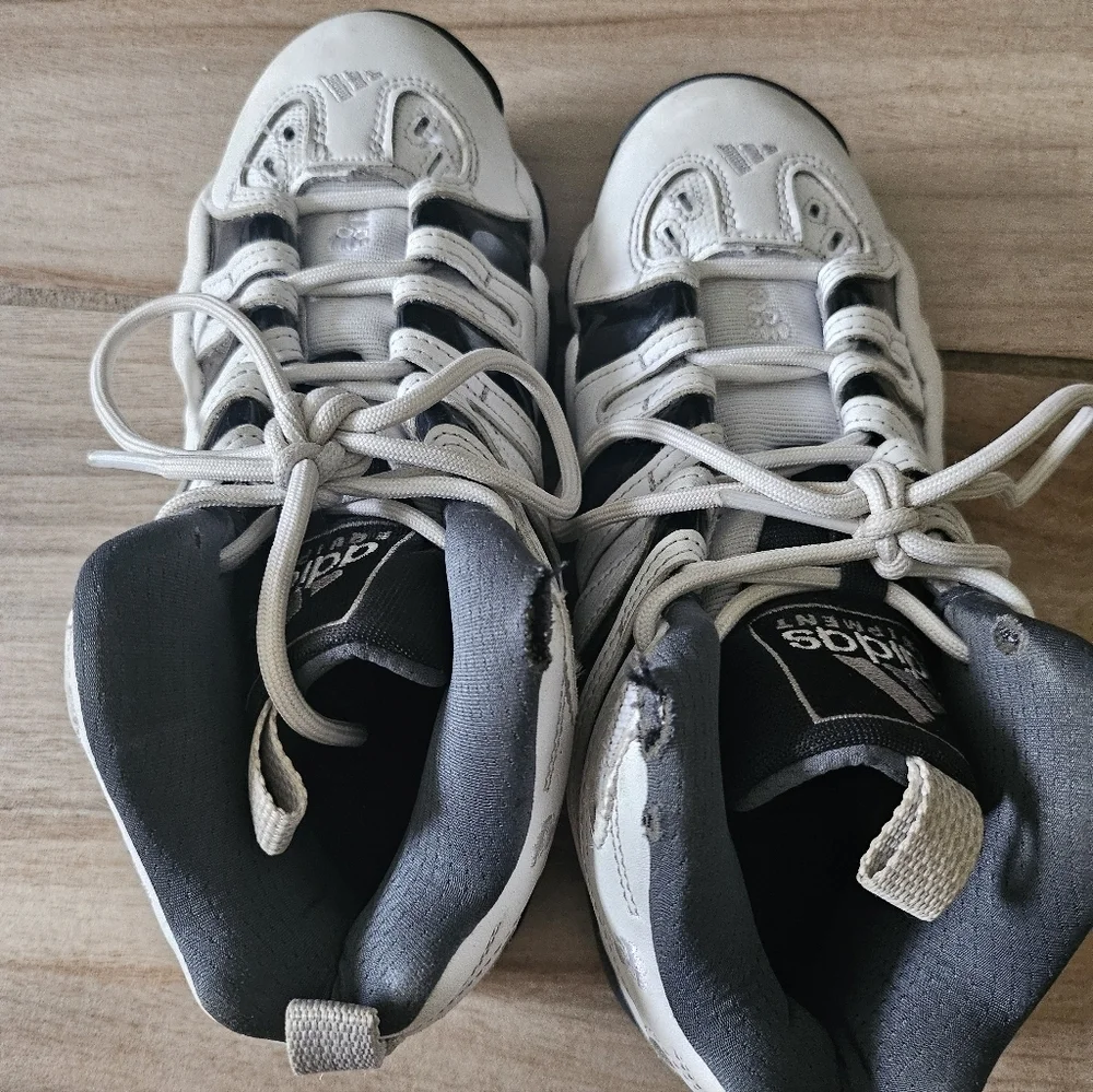 adidas stylish sneakers
