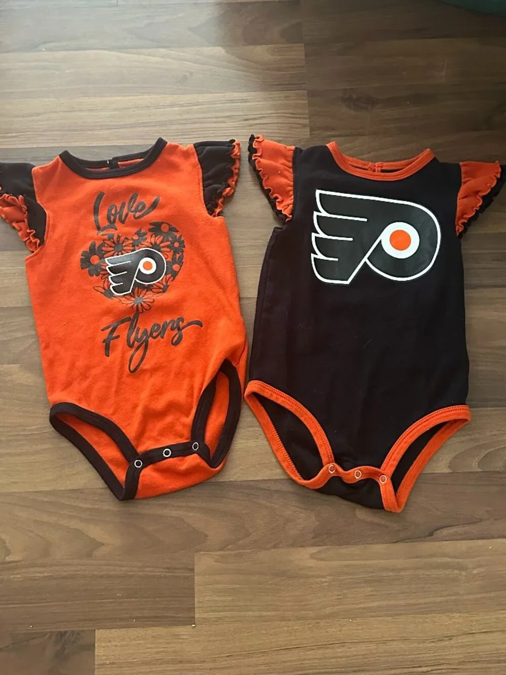 NHL Philadelphia Flyers Girls Onesie set 18 months