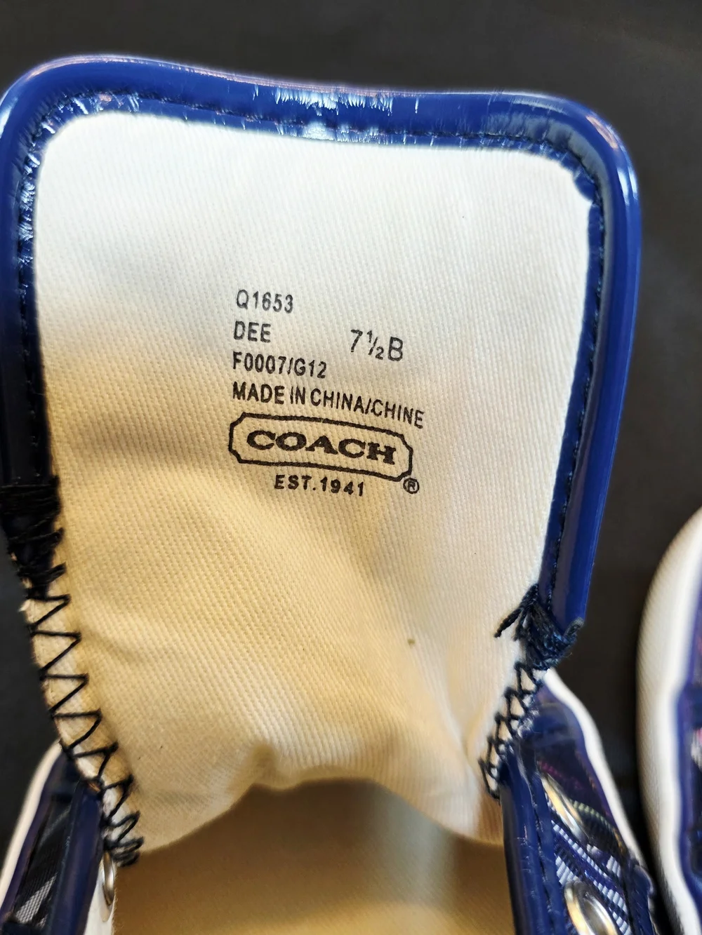 Coach dee signature