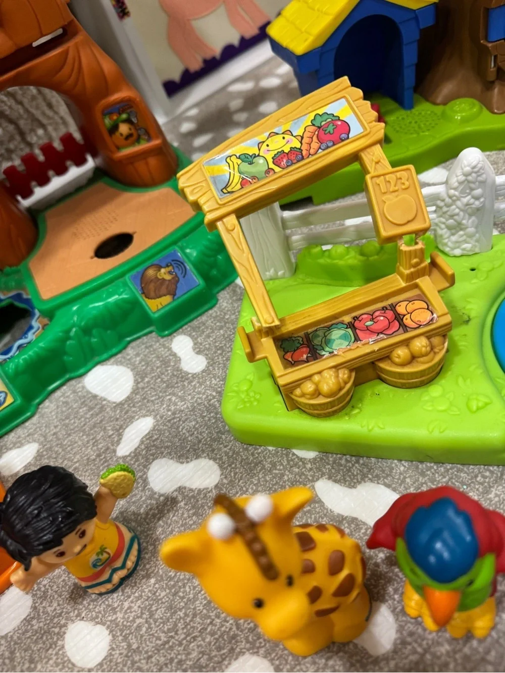Lot vtg Little People vintage playset figurines zoo truck plane big animal farm