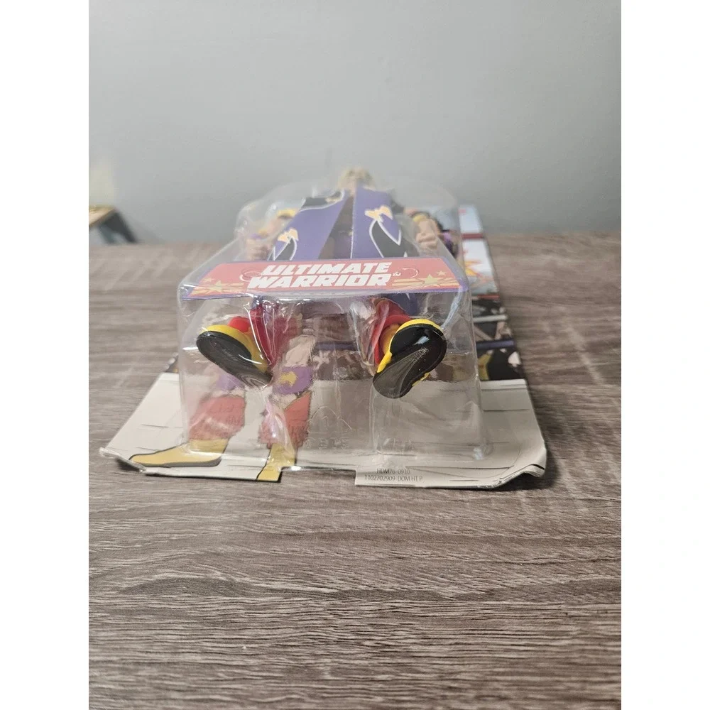 WWE Superstars Series 2 Ultimate Warrior Action Figure Mattel HDM76 Retro Style